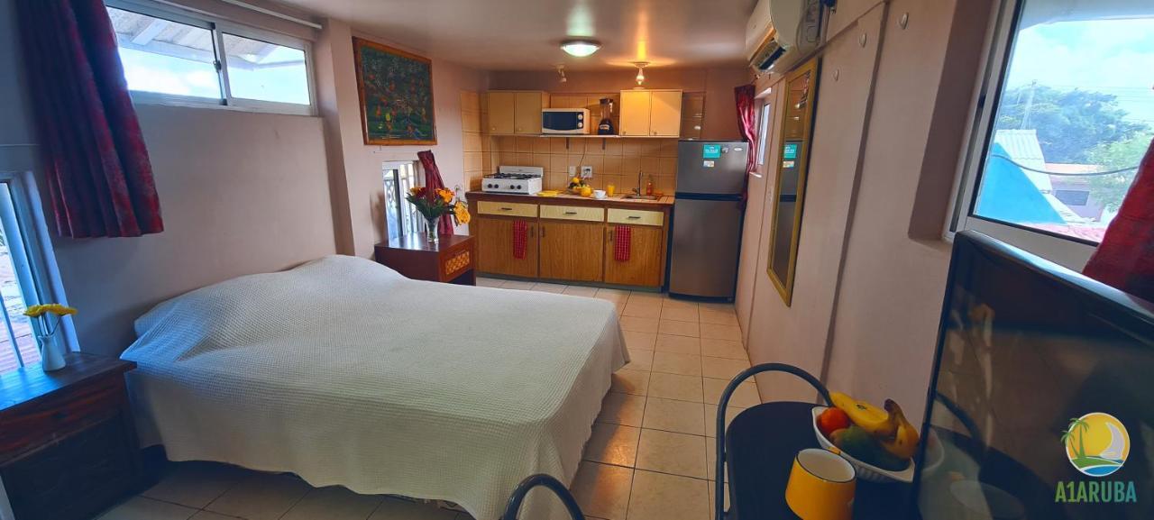 A1 Apartments Aruba Ораньестад Экстерьер фото
