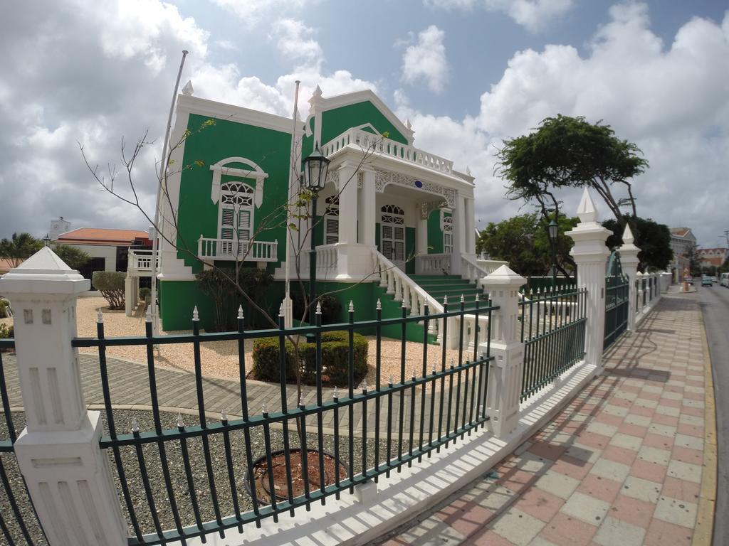 A1 Apartments Aruba Ораньестад Экстерьер фото